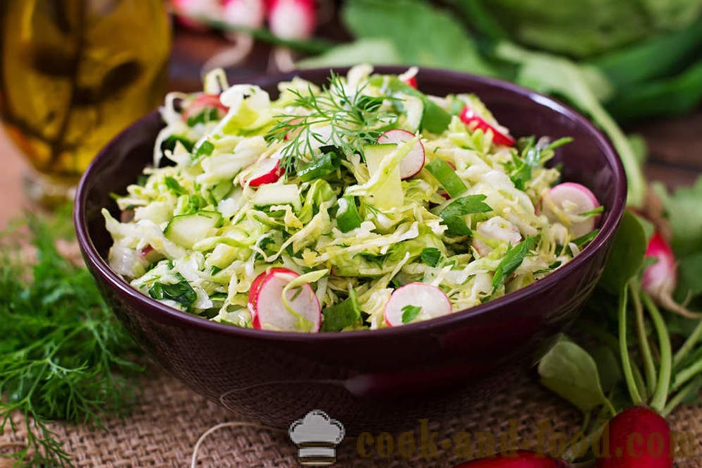 Vasaras salāti ar svaigiem dārzeņiem: 4 receptes